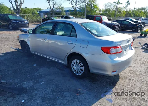 2011 Toyota Corolla Le z USA, uszkodzony, nr VIN 2T1BU4EE6BC544908